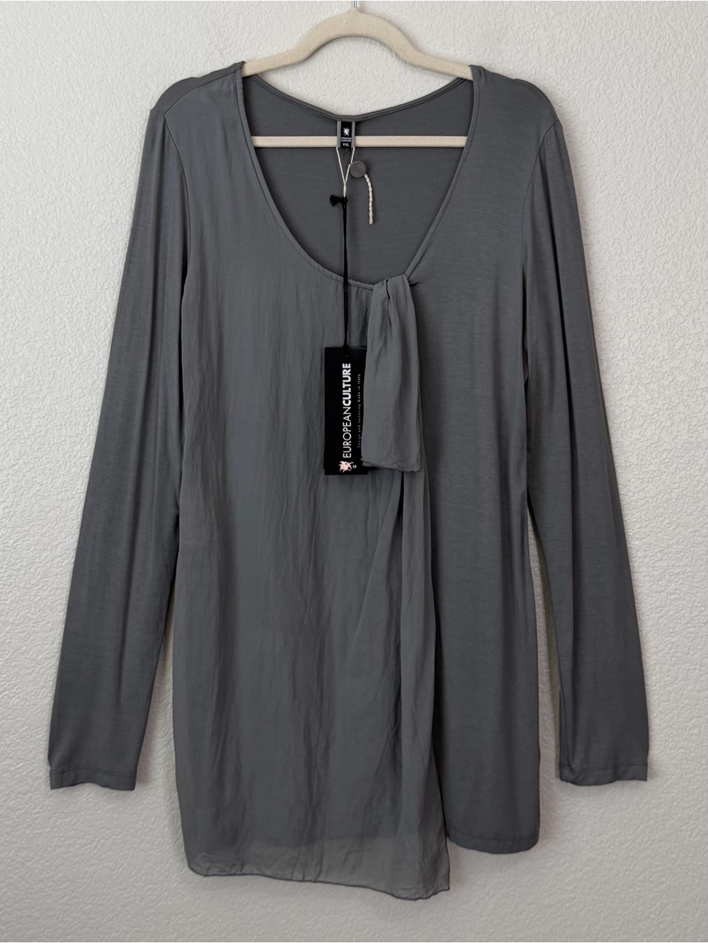 NWT European Culture Silk Blend Gray Scoop Neck Long Sleeves Tee, Size XXL